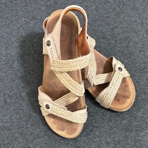 Taos Footwear Women's Beige Braided Sandals